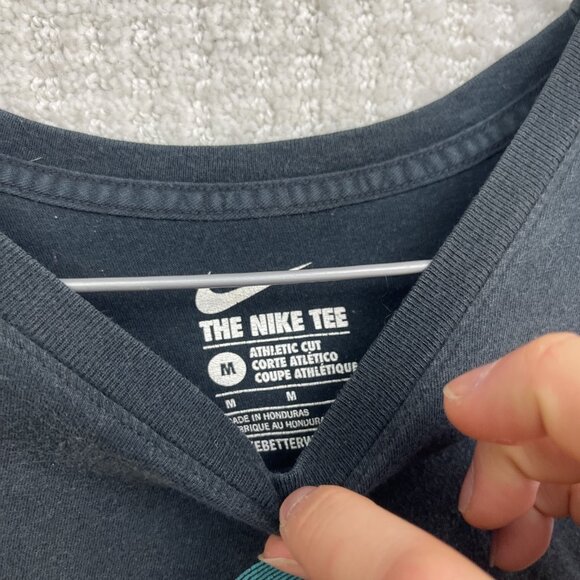 Air Max The Nike Tee Shirt Mens Medium Athleisure Vintage 90s Sneaker Graphic - Picture 6 of 13